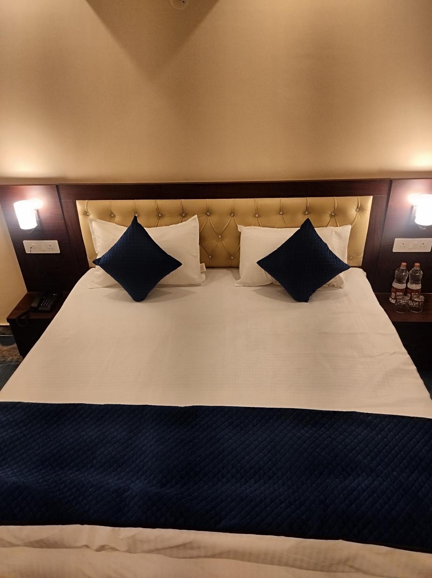 The Mount Valley Hotel ฮัดวานี ภายนอก รูปภาพ